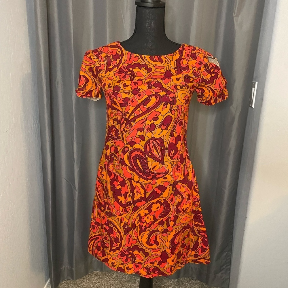 104. Vintage Mini Dress, no label, EUC